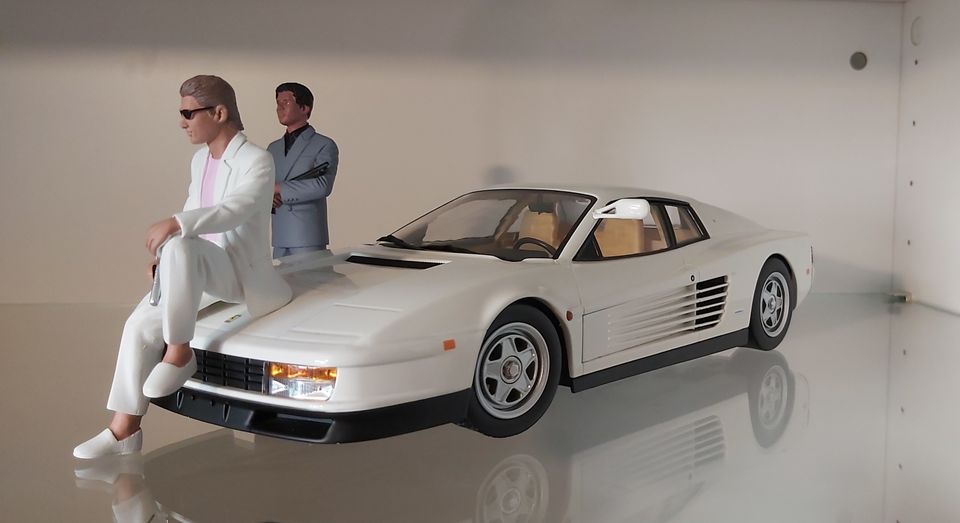 Miami Vice Ferrari Testarossa 1984 Sonny ja Tubbs 1:18