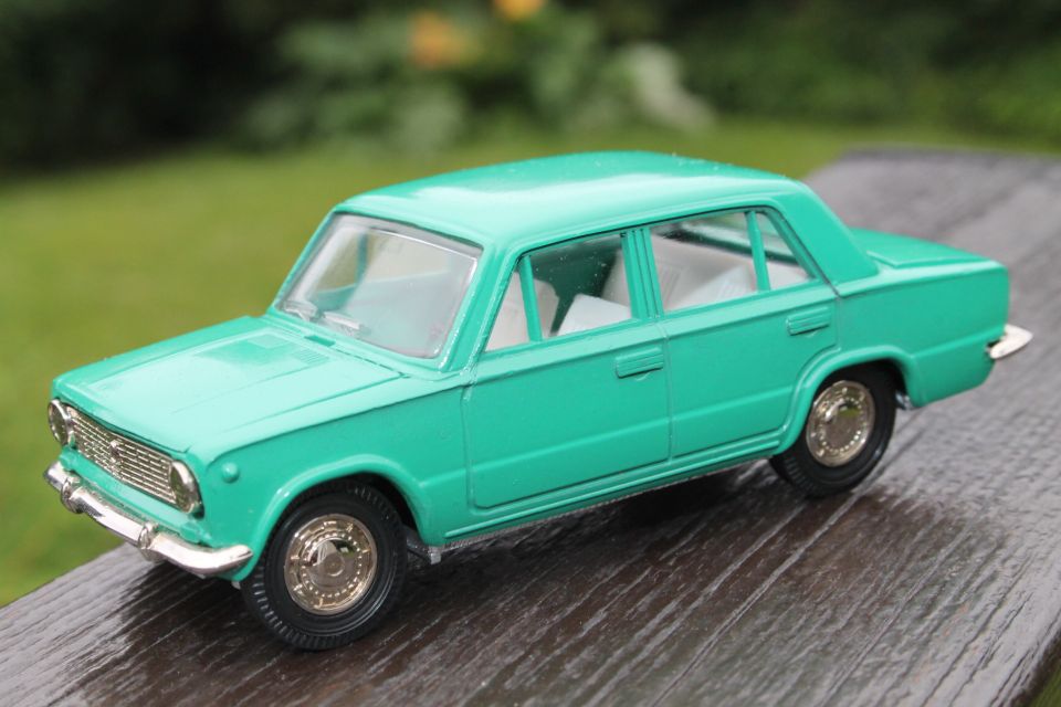 Aito 1:43 Venäjä CCCP LADA 1200 2101 auto metalli Neuvostoliitto vihreä vintage