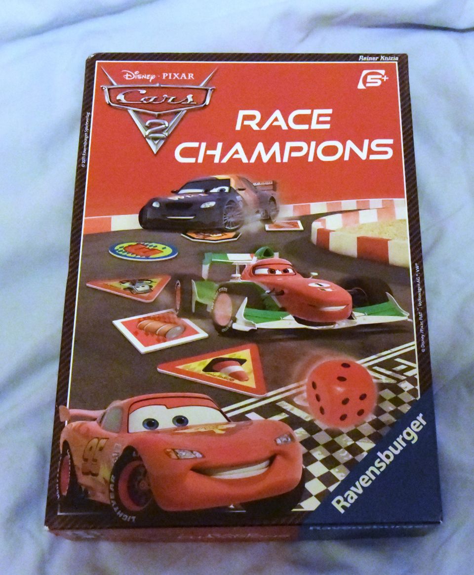 DISNEY PIXAR CARS 2 RACE CHAMPIONS LAUTAPELI