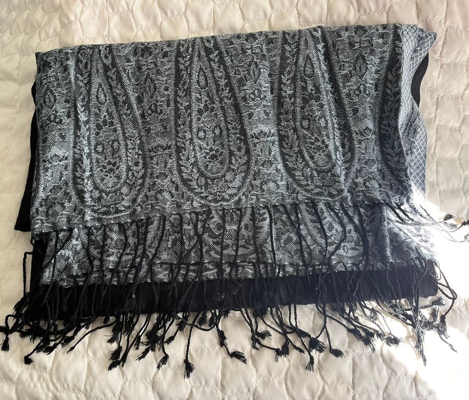 Tummansininen pashmina huivi