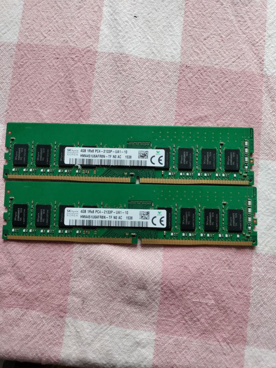 RAM - muistit DDR4 2x4G