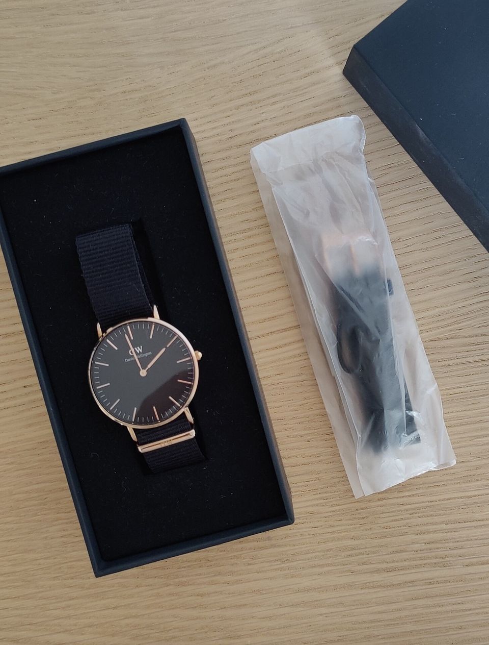 Daniel Wellington Classic Black Cornwall 36 Rose Gold + vaihtoranneke