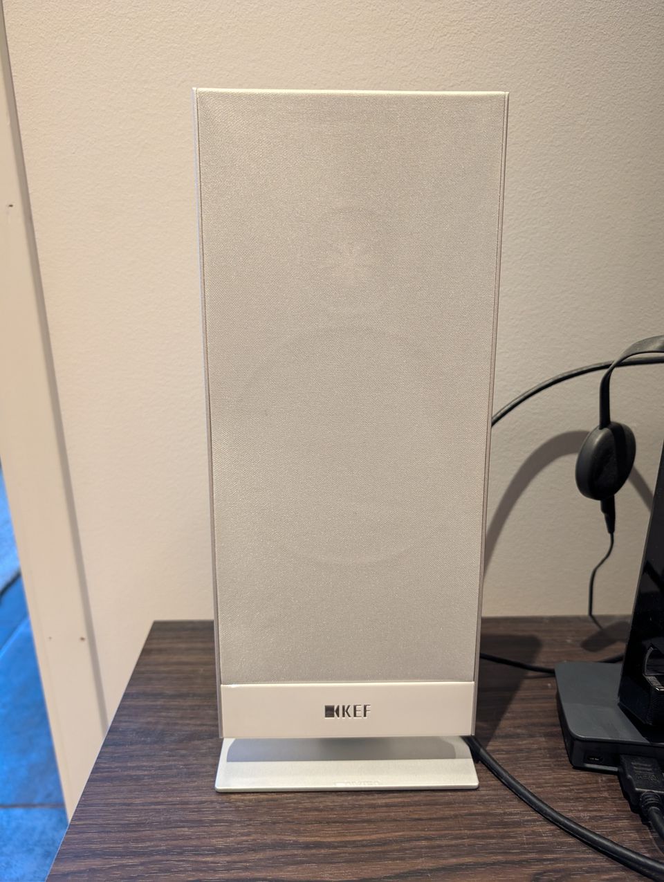 Kaiutinsarja 5.0: KEF T101c + 4x T101 (valkoinen)