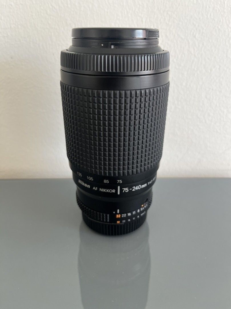 Nikon Nikkor AF 75-240mm F4.5-5.6 D