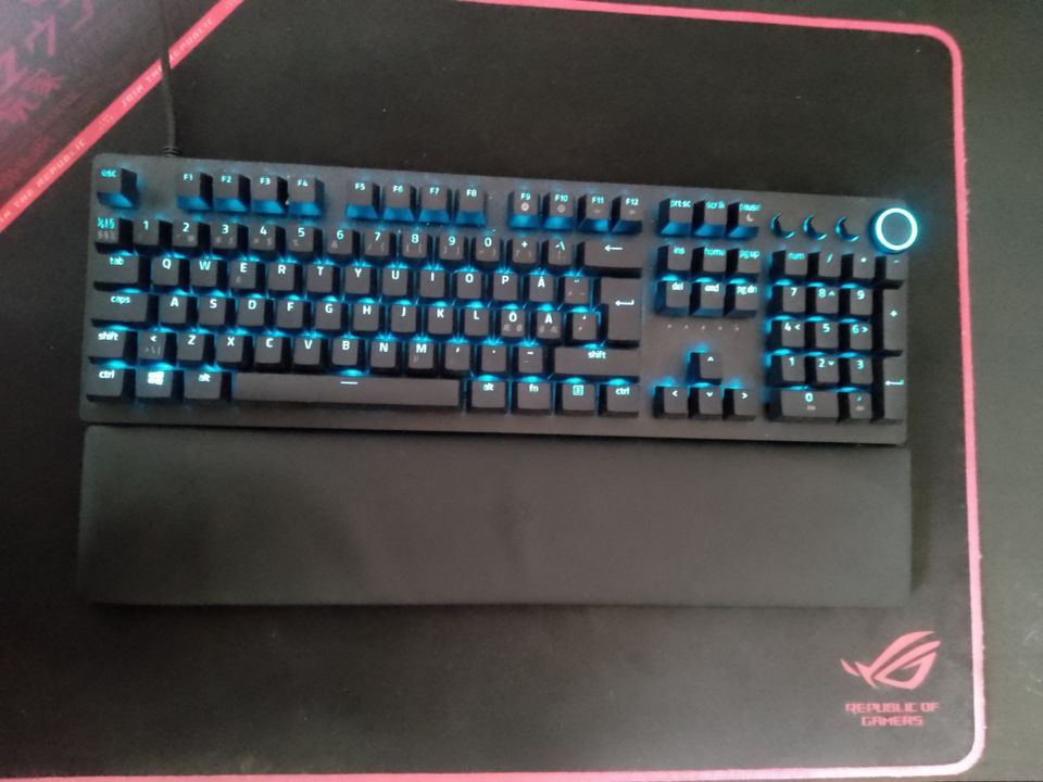 Razer huntsman V2 näppis