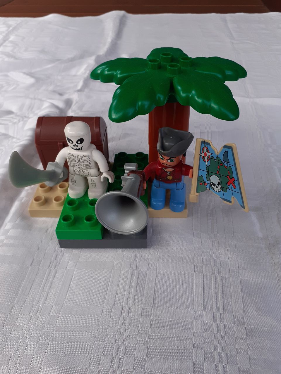 Lego Duplo merirosvolautta 2 kpl erilaisia ja hai