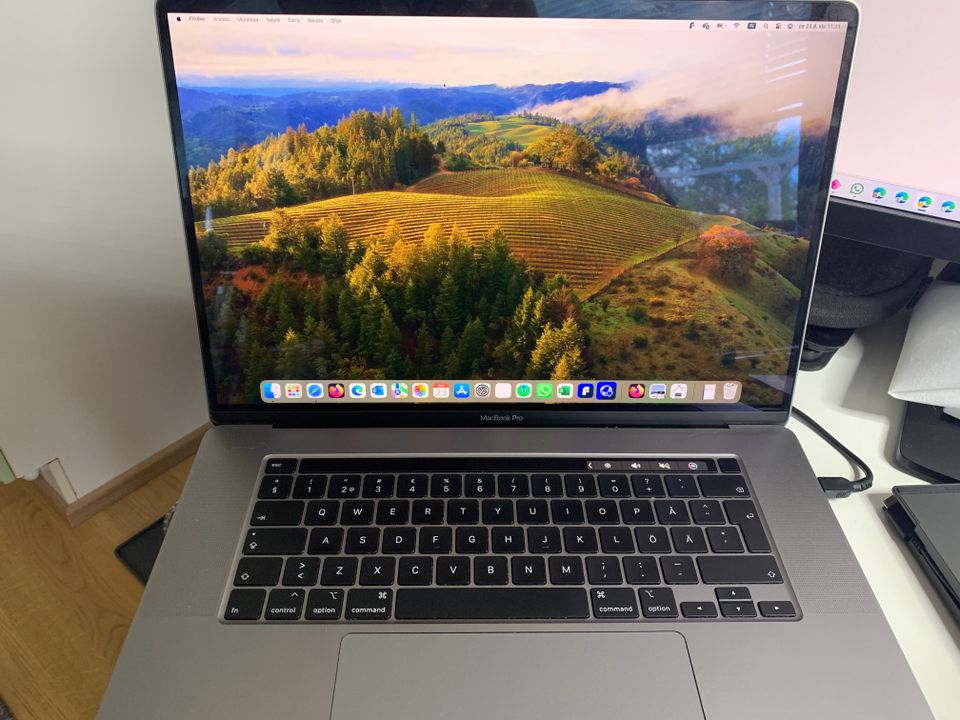 MacBook Pro 16" 2019 i7/16GB/512GB