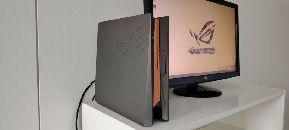 ASUS ROG GR8 II T113M