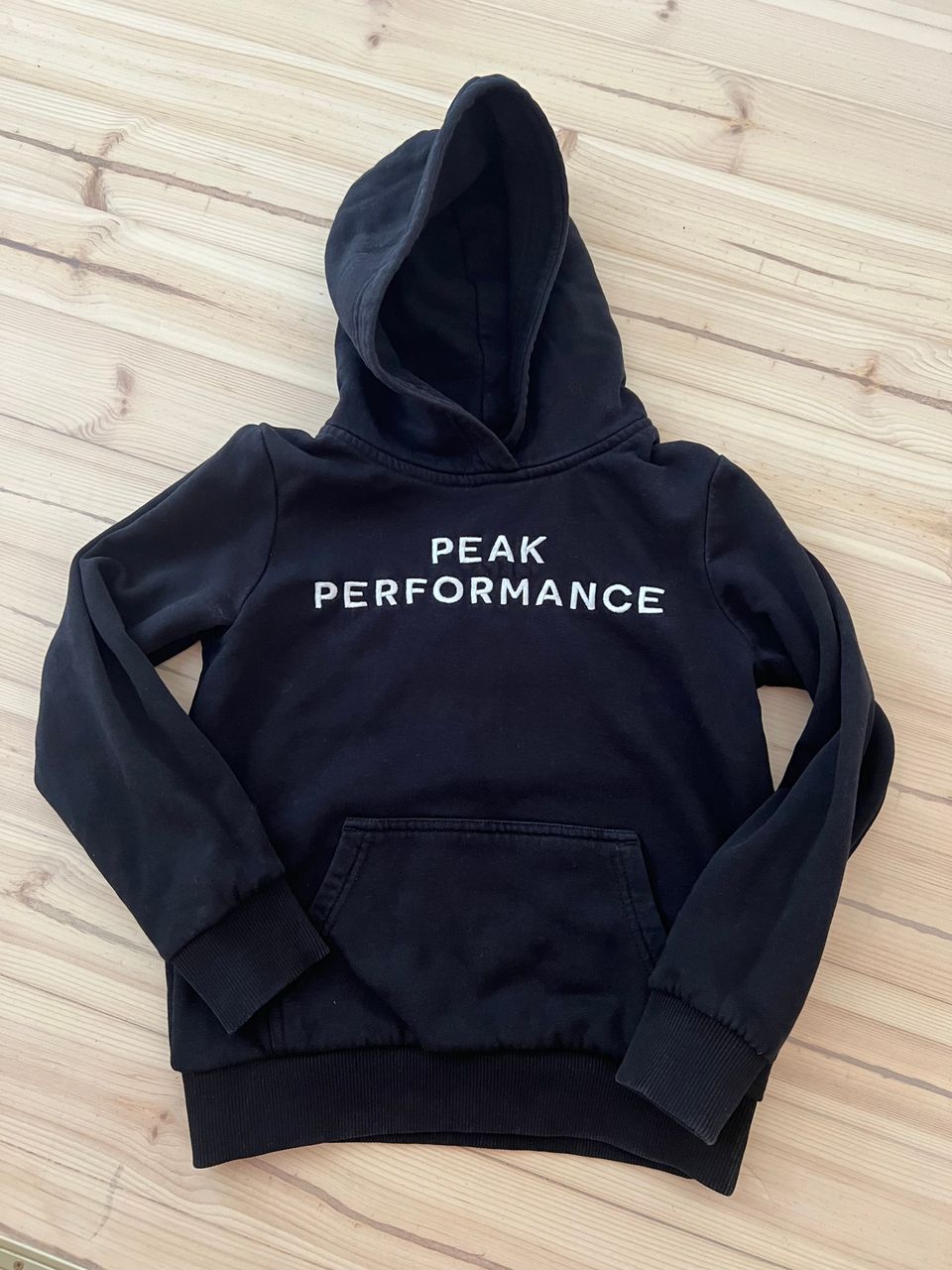 Peak performance huppari 140cm