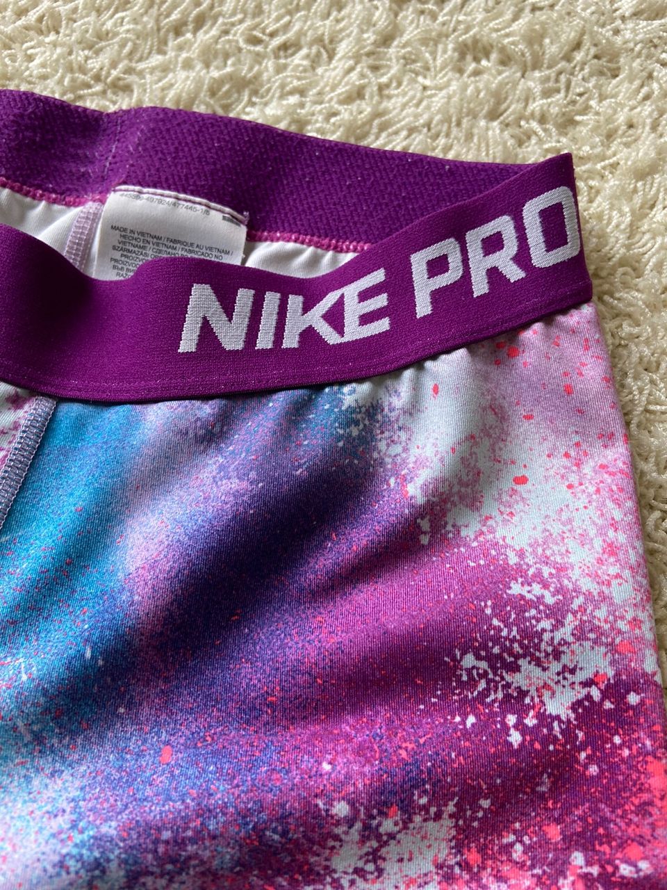 Nike Pro Urheilucaprit