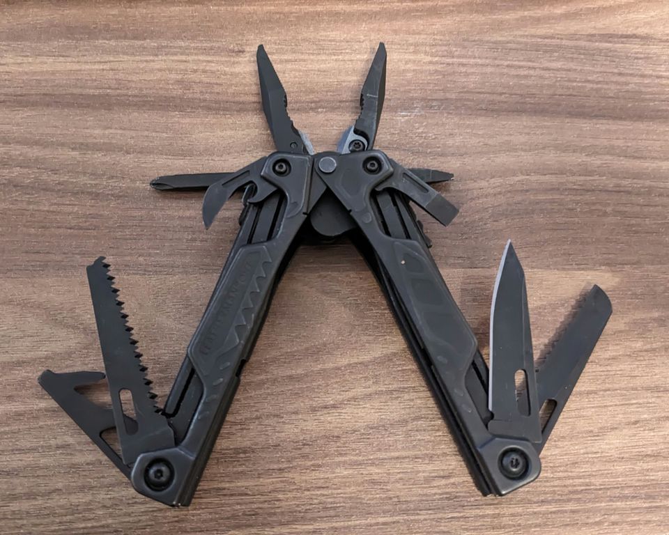 Leatherman OHT monitoimityökalu