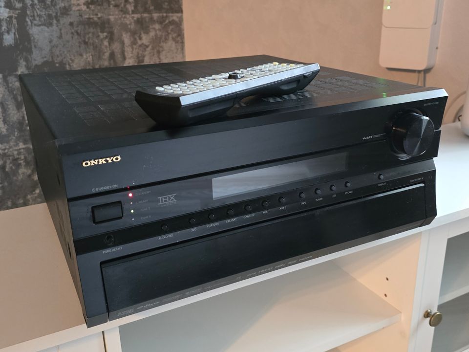 Onkyo TX-SR875 - 7.1 kanavainen A/V-viritinvahvistin