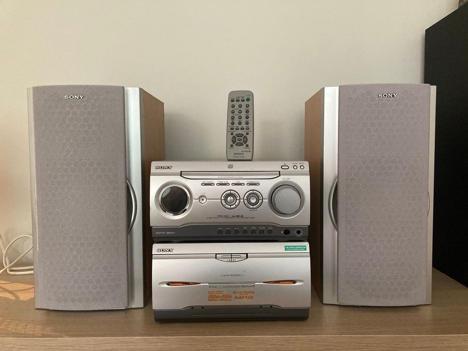 Sony MHC-W25 mini Hi-Fi system (hifi w radio, cd and cassette players)