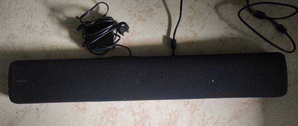 Myydään pari vuotta vanha Samsung S66T soundbar