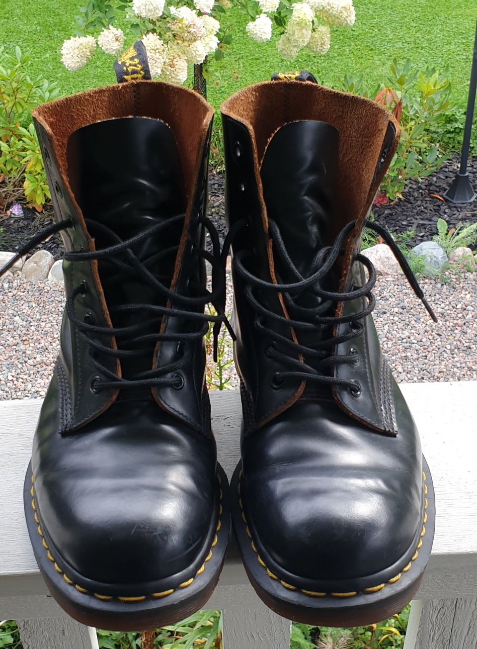 DR. MARTENS 1460 8-eye maiharit. Made in England