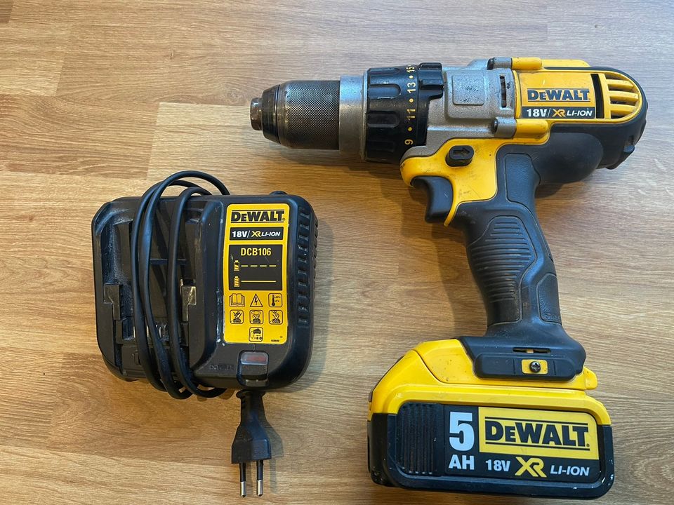 Dewalt dcd985 akkukone + 5ah akku ja laturi