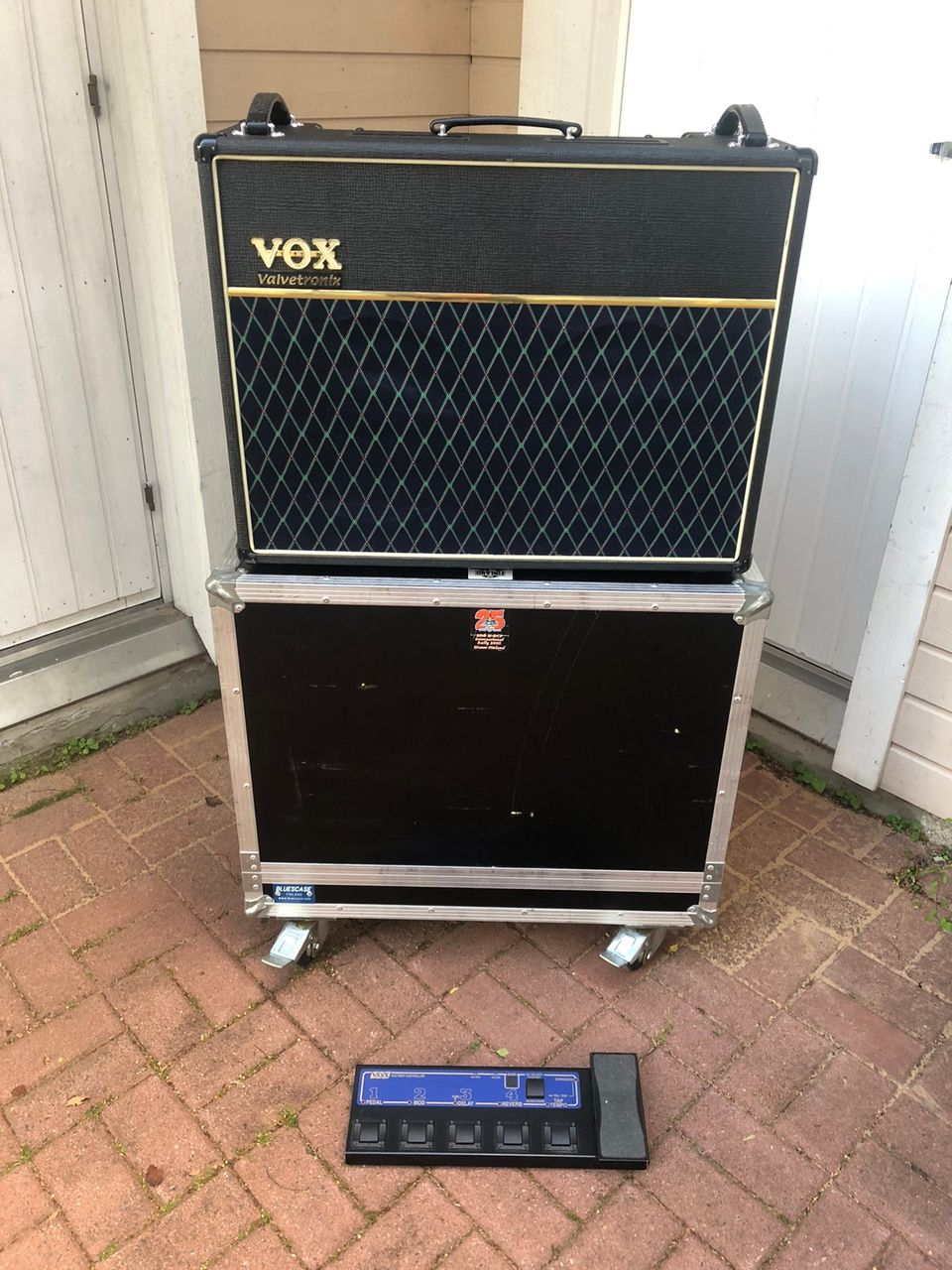 Vox Valvetronix AD120VT + VC-4 pedaali + Case