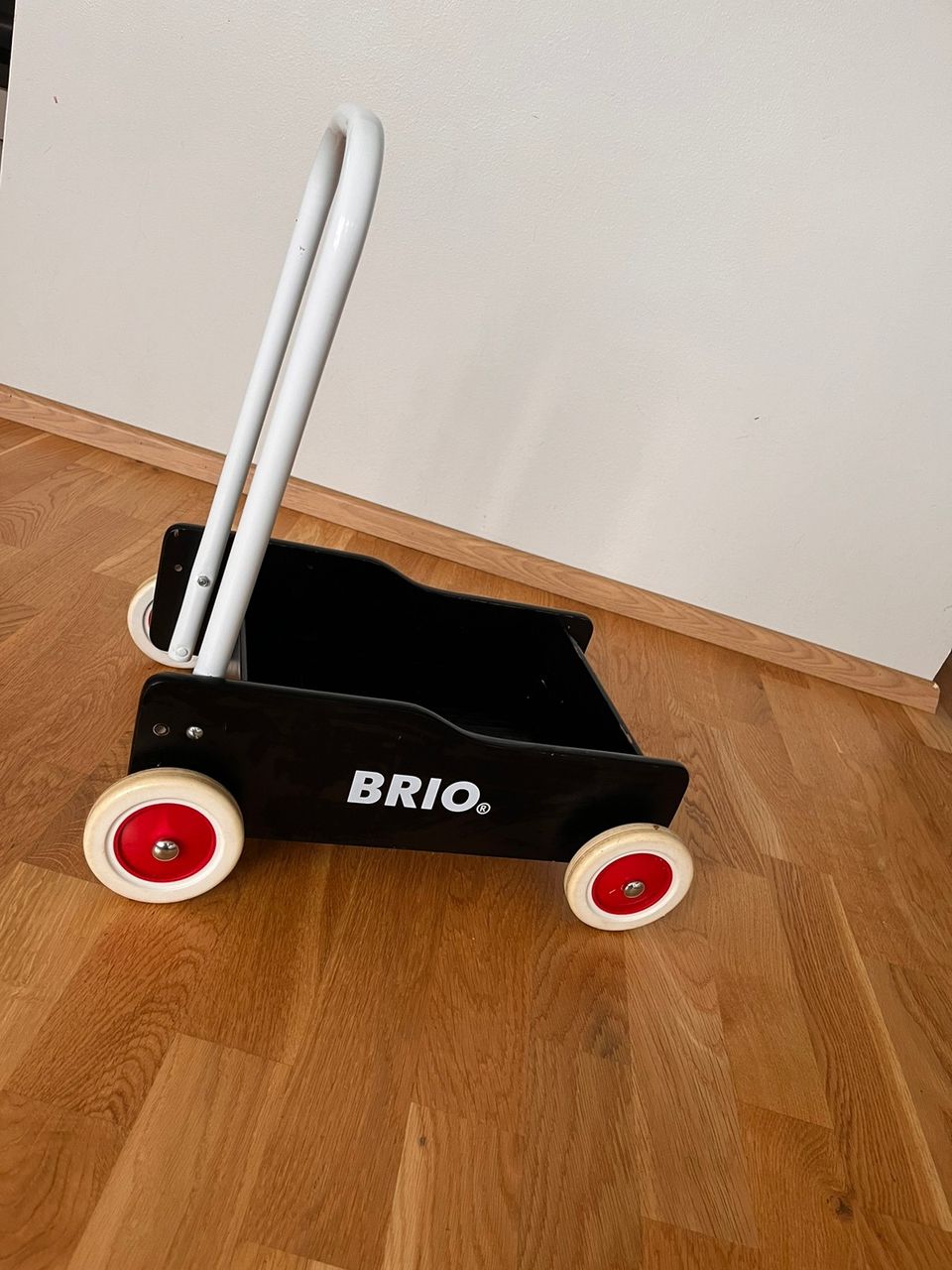 Brio kävelyvaunu