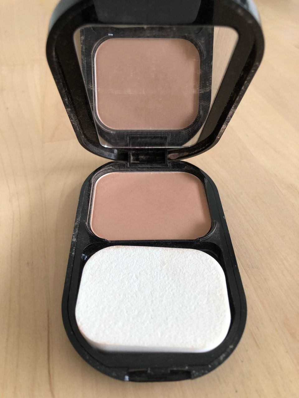 Max Factor Facefinity compact