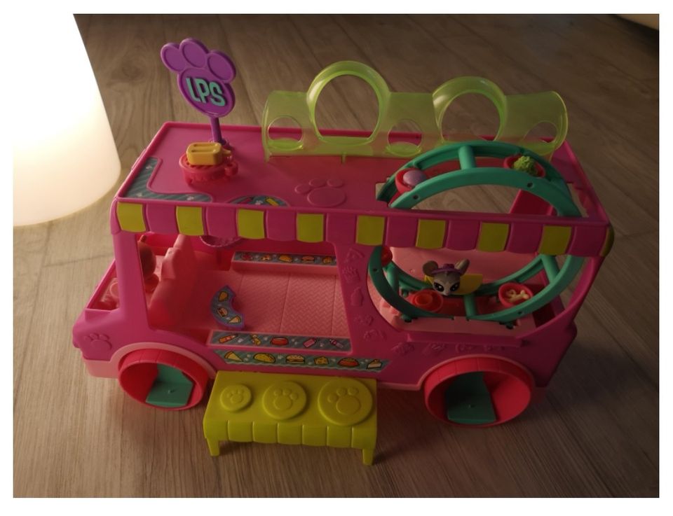 Littlest Pet Shop Treats Truck ruokarekka