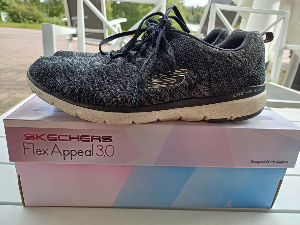 Skechers Flex Appeal 3.0 -lenkkarit, hyväkunt., koko 40