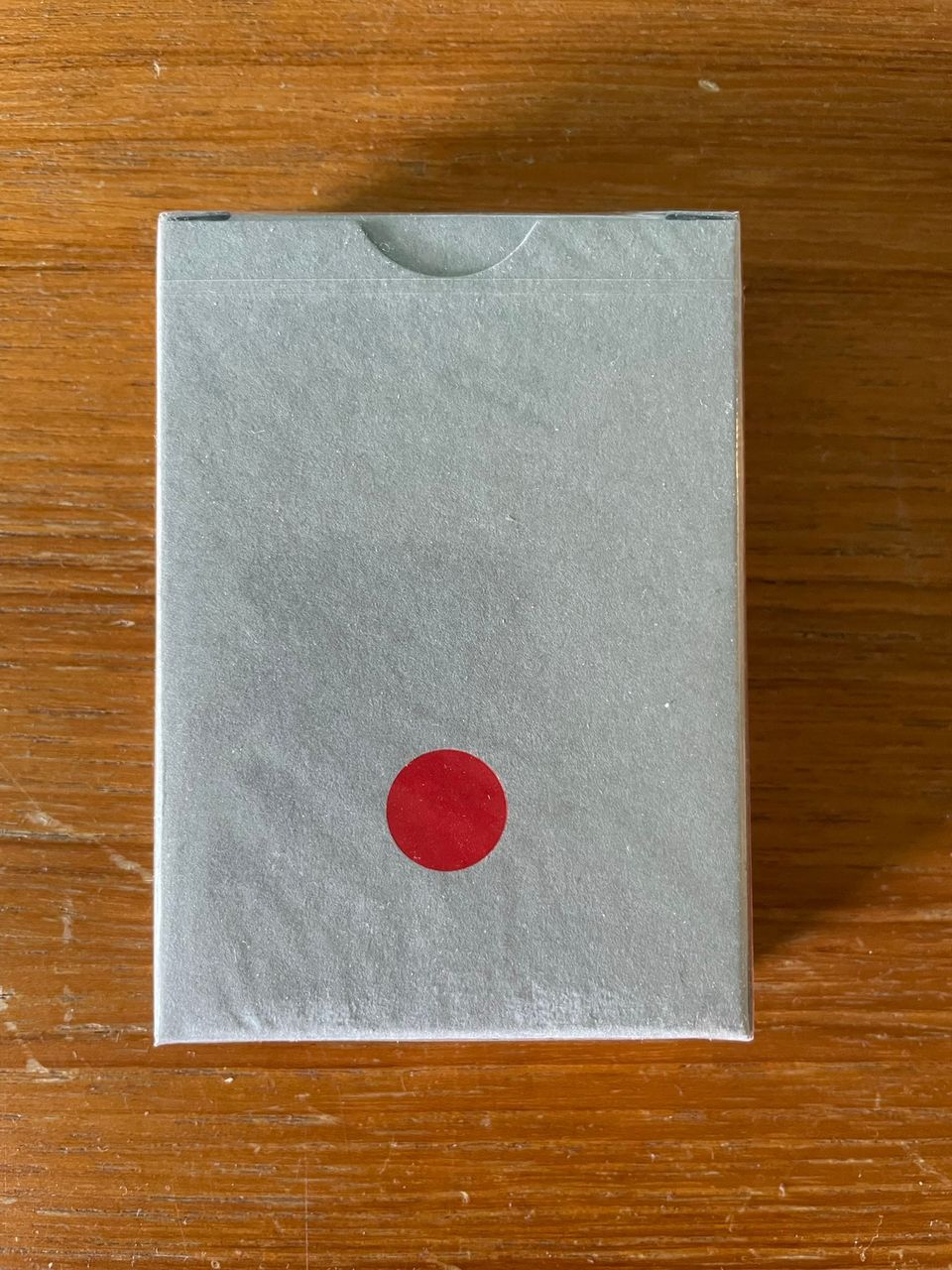 Anyone Worldwide Red Dot cardistry pelikortit