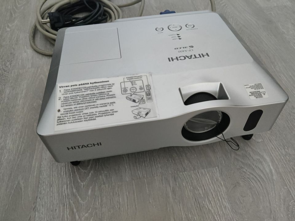 Hitachi cpx400 projektori