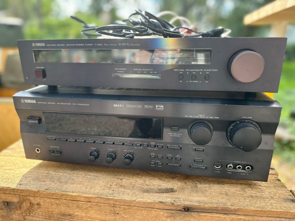 Yamaha AM/FM STEREO TUNER T-560