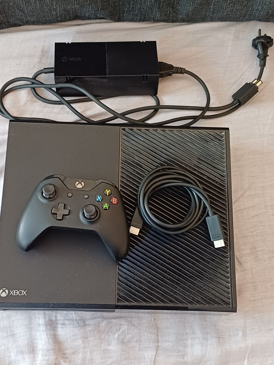 Xbox one hyvässä kunnossa