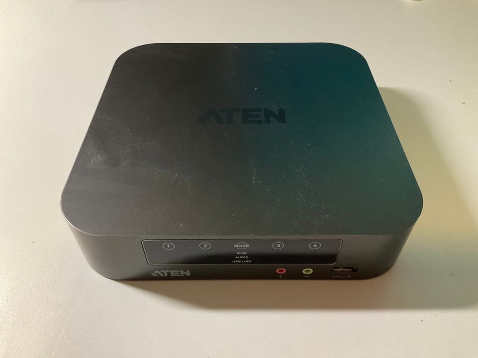 Aten CS1944 KVM