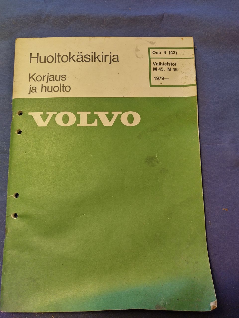 Volvon vihreä huoltokäsikirja m45- ja m46-laatikoille.