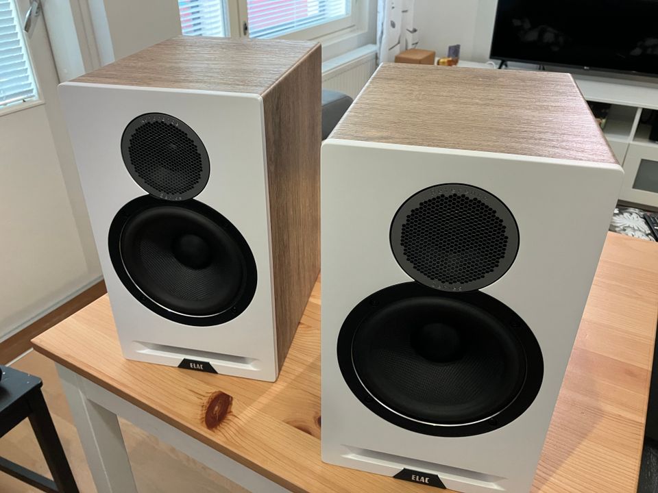 Elac Debut Reference DBR62 + Marantz PM6005