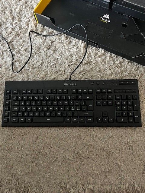 Corsair K55 pelinäppäimistö