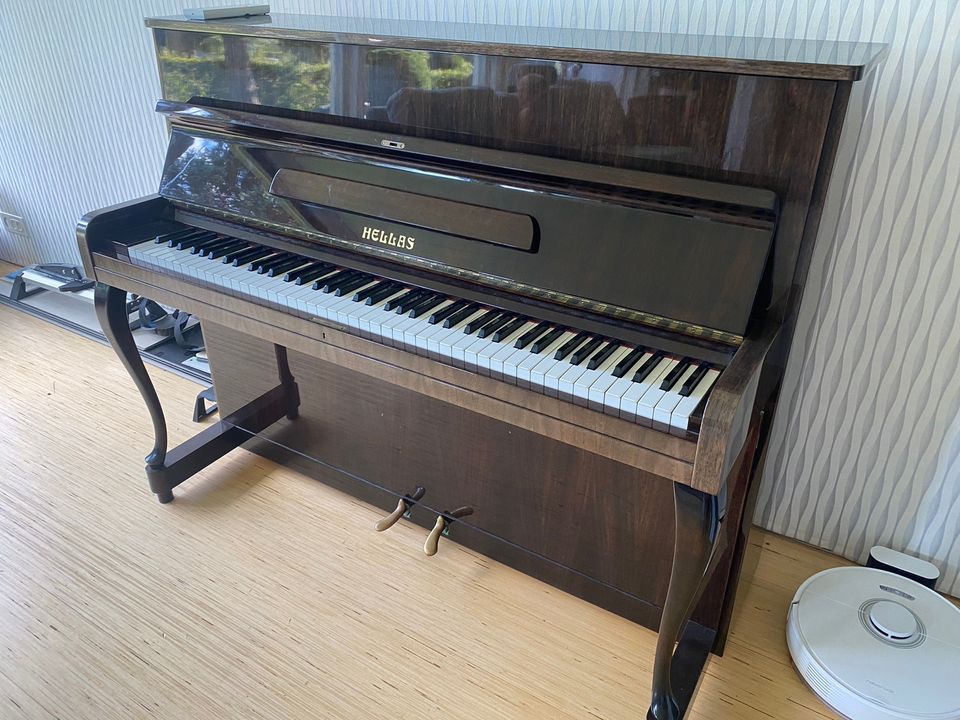 Hellas piano