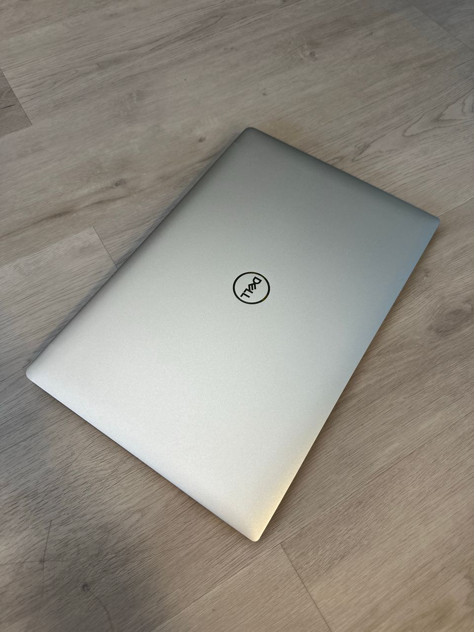 DELL XPS 15 9570