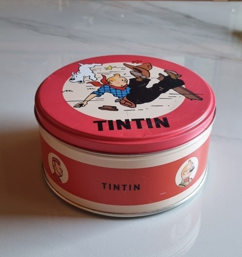 "TINTTI" Peltirasia
Hergé Moulinsart 2007