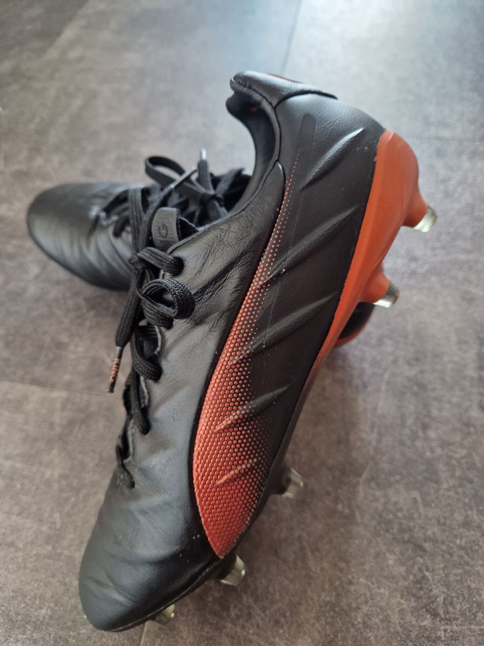 Puma King Platinum 21 fg ag nappikset