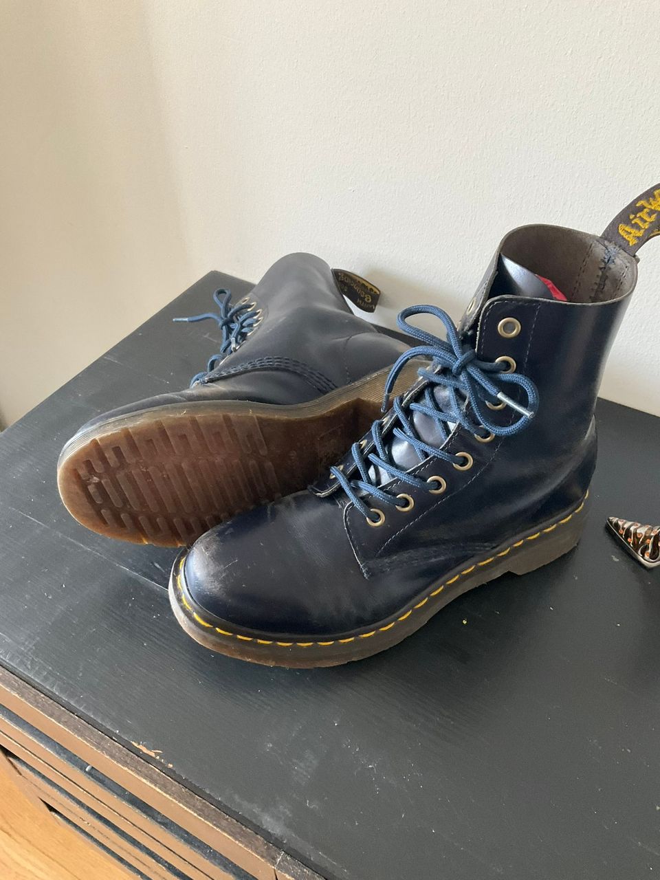 Dr Martens tummansiniset