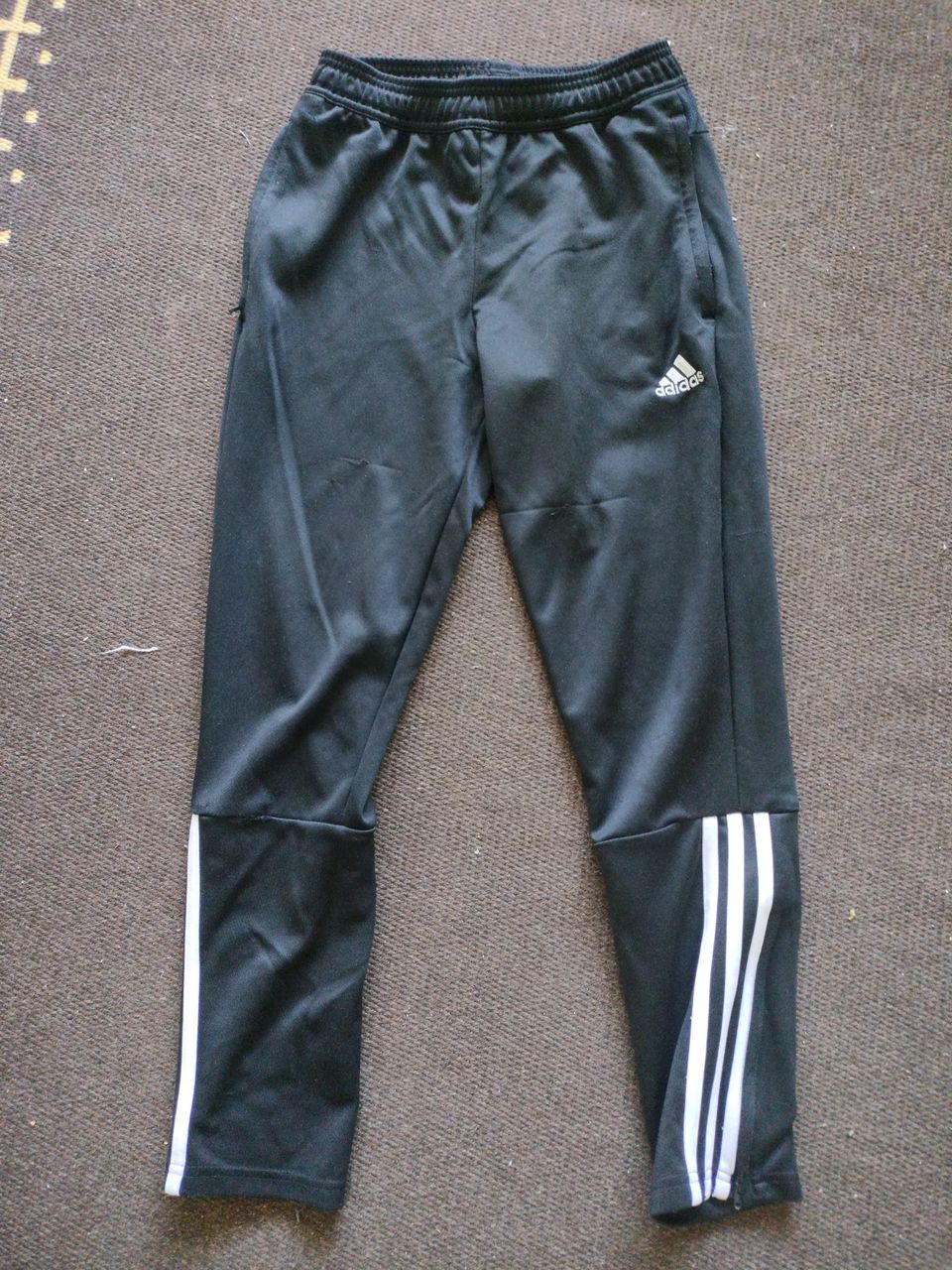 Adidas verkkarit 152