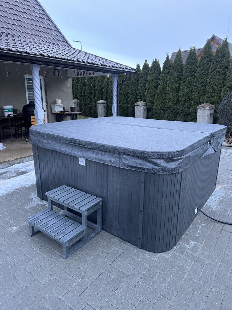 Jakuzzi / Poreallas / 0 toimitusta / Uutiset Hot tub ilmainen toimitus