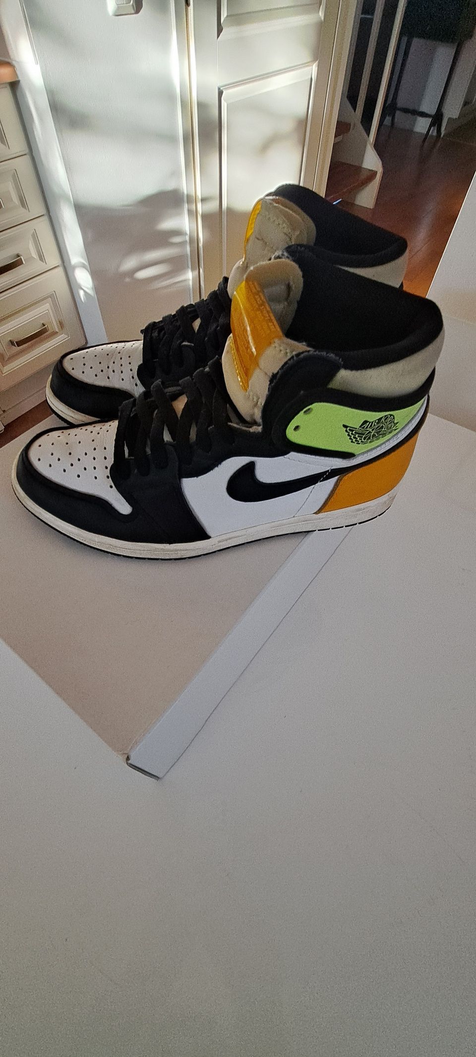 Air Jordan korkeavartiset kengät, koko 41