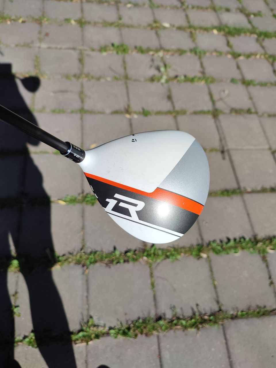 Säädettävä TaylorMade R1 x-stiff