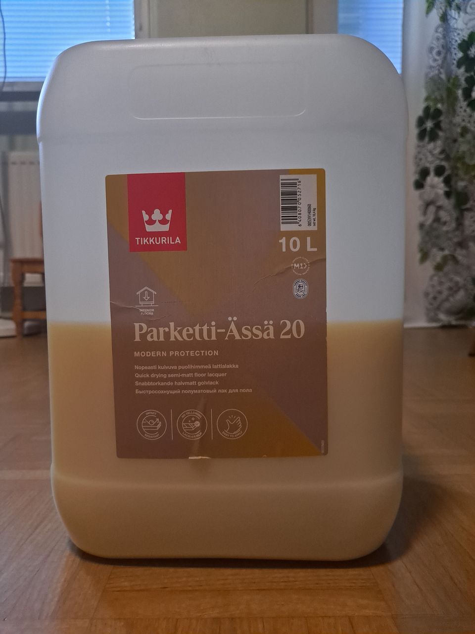 Parketti-Ässä 20, puolihimmeä lattialakka n. 5 L