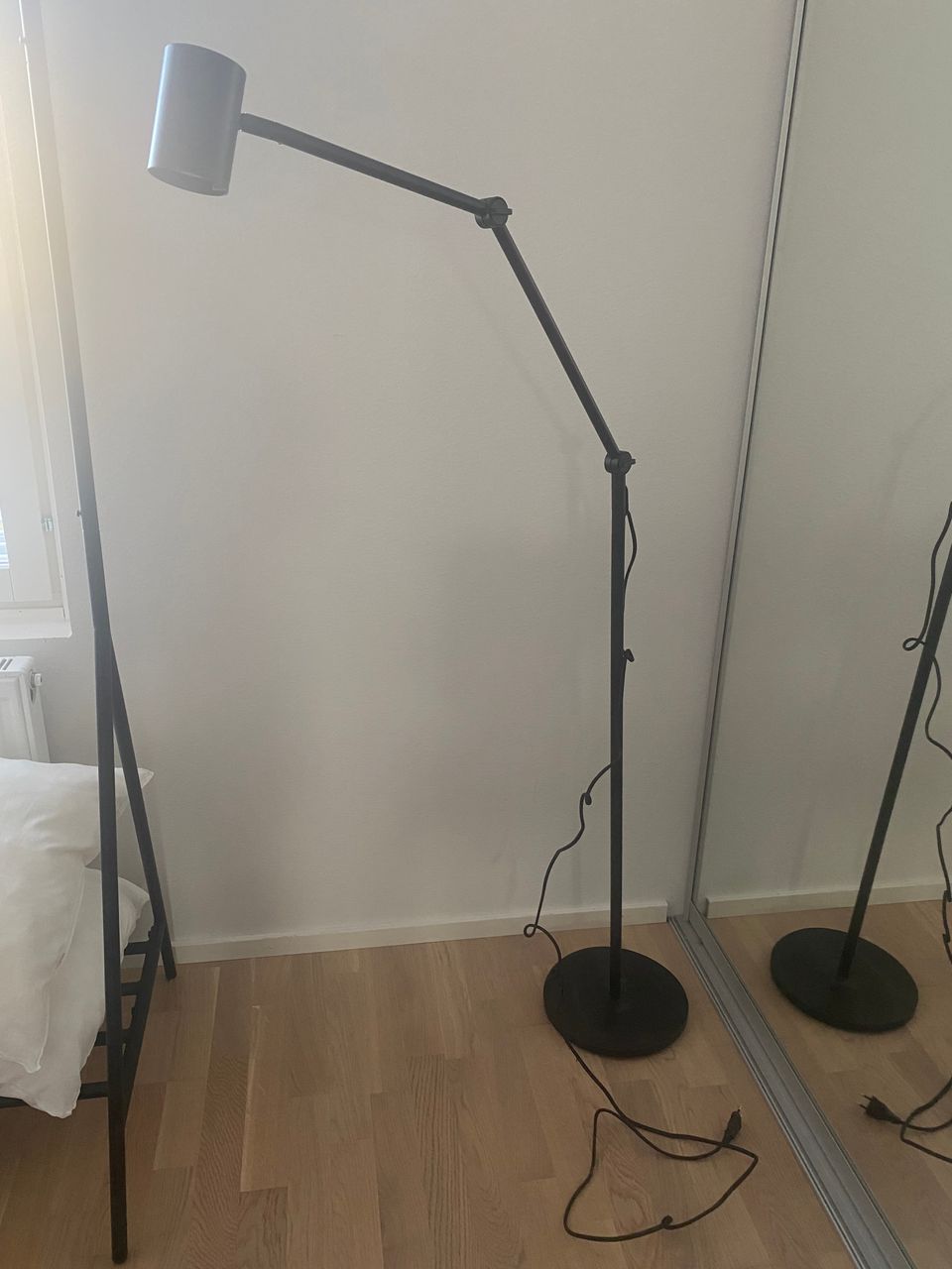 Floor lamp