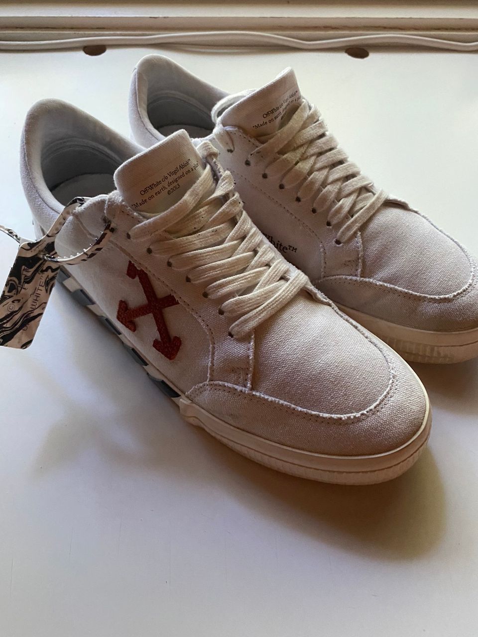 Off-White Low Vulcanized