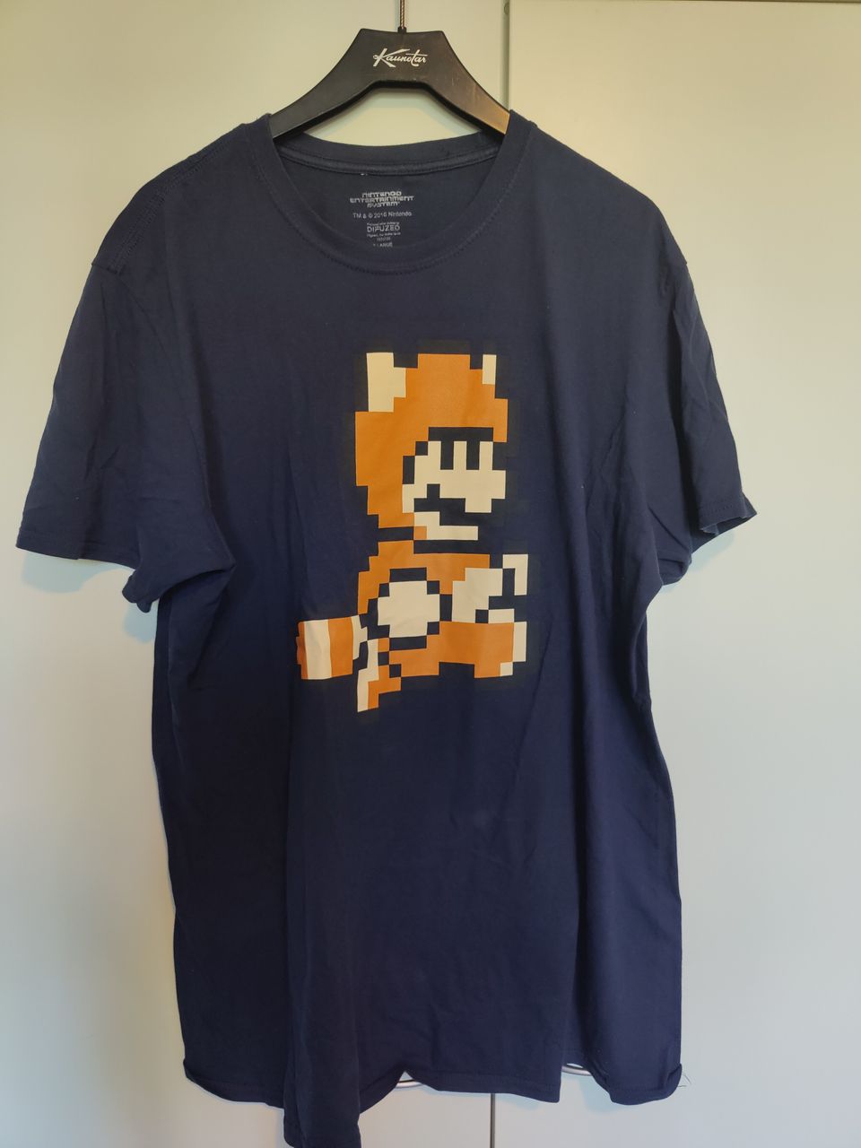 Super Mario Bros 3 Tanooki t-paita XL