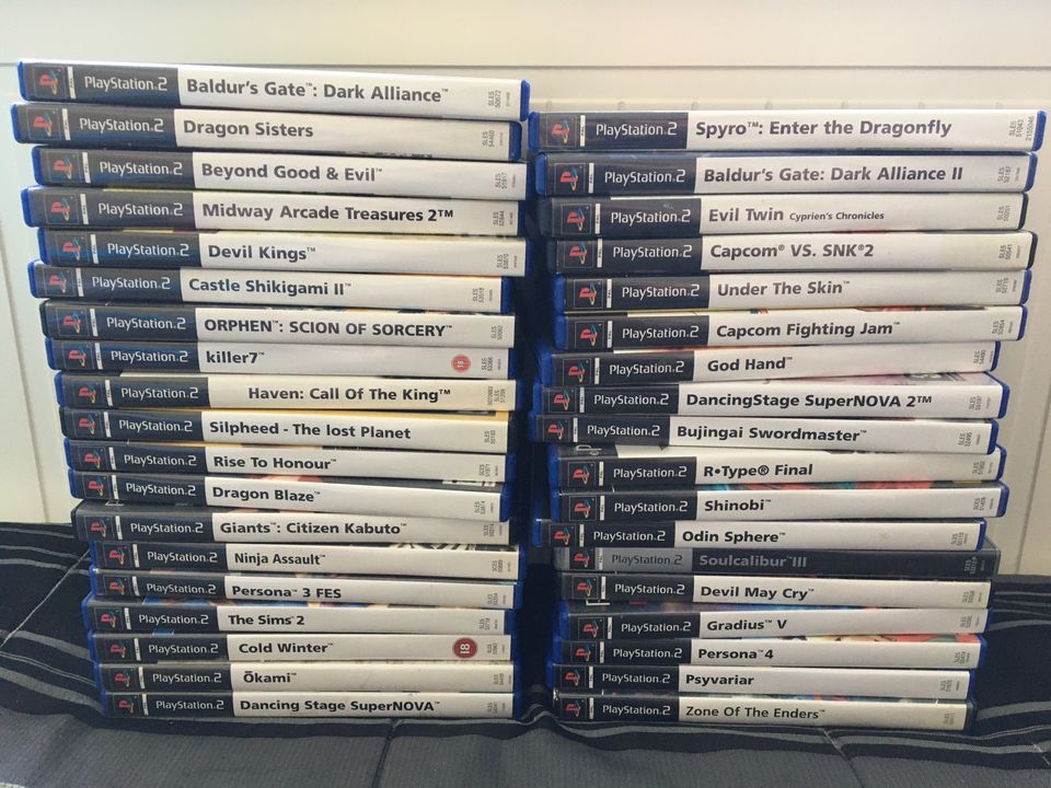 Huikea Playstation 2 -pelipaketti 36 kpl