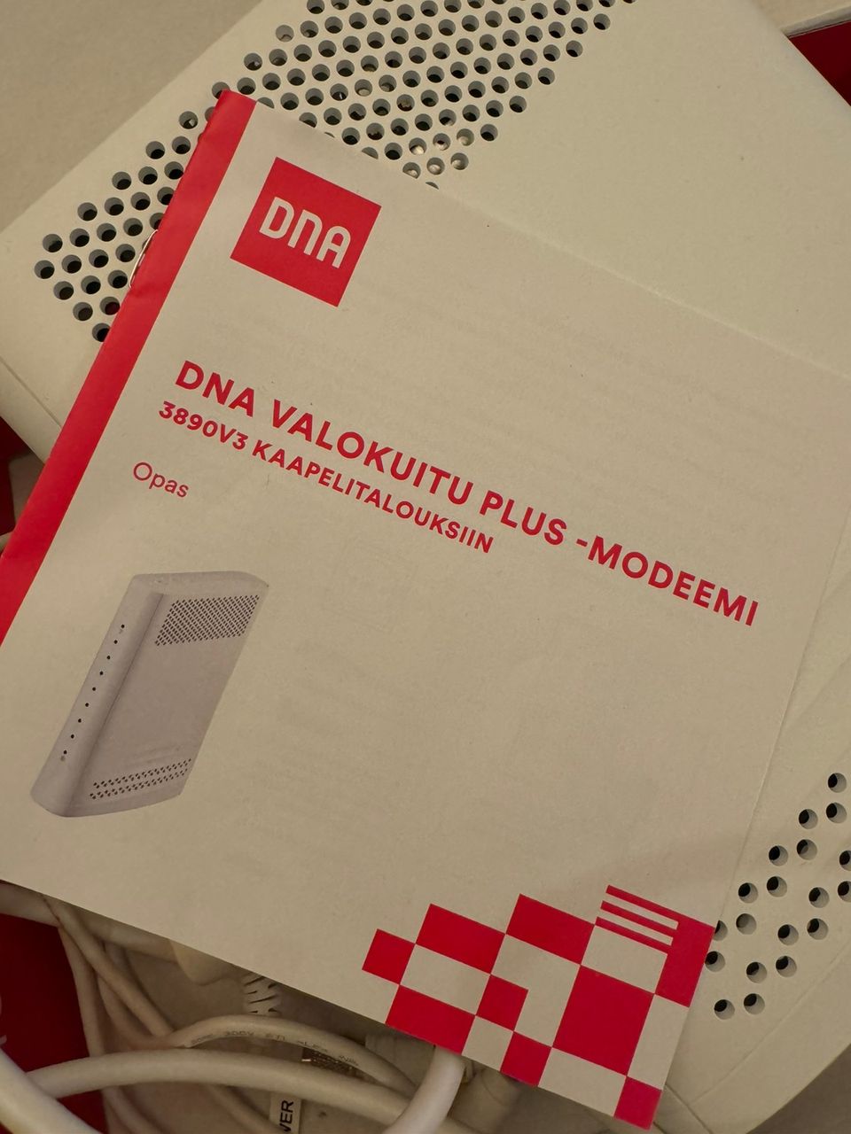 DNA valokuitu  plus modeemi kaapelitalouksiin