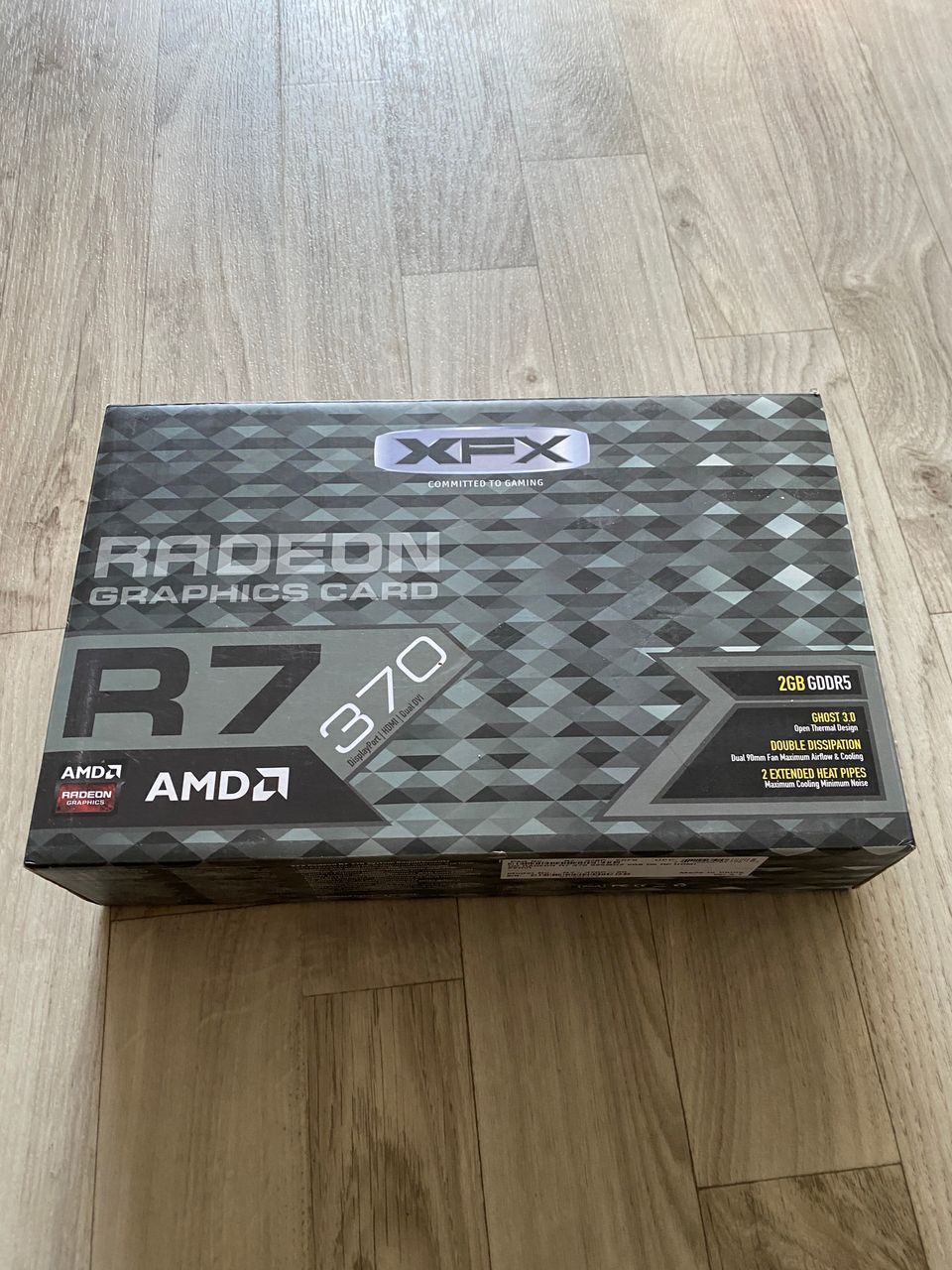 Näytönohjain Radeon R7 370