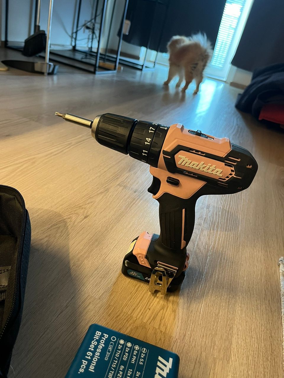 Makita akkuporakone 12V Pinkki